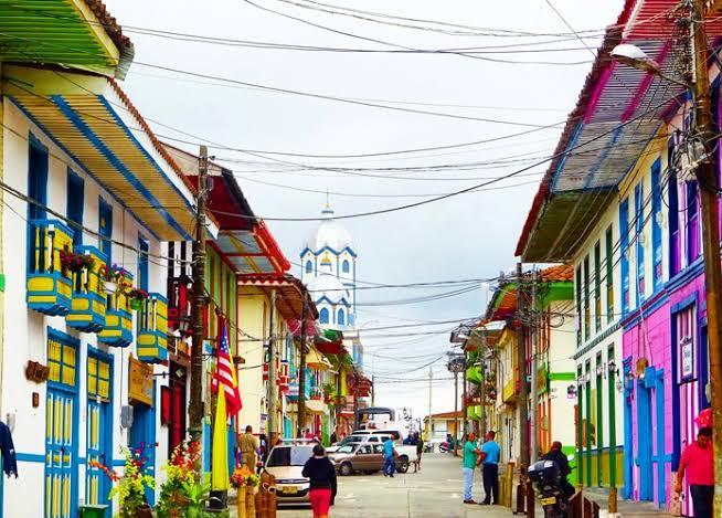 El Pueblo (Calle del Tiempo)
