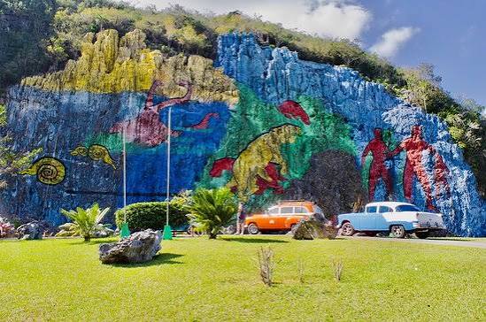Mural de la Prehistoria